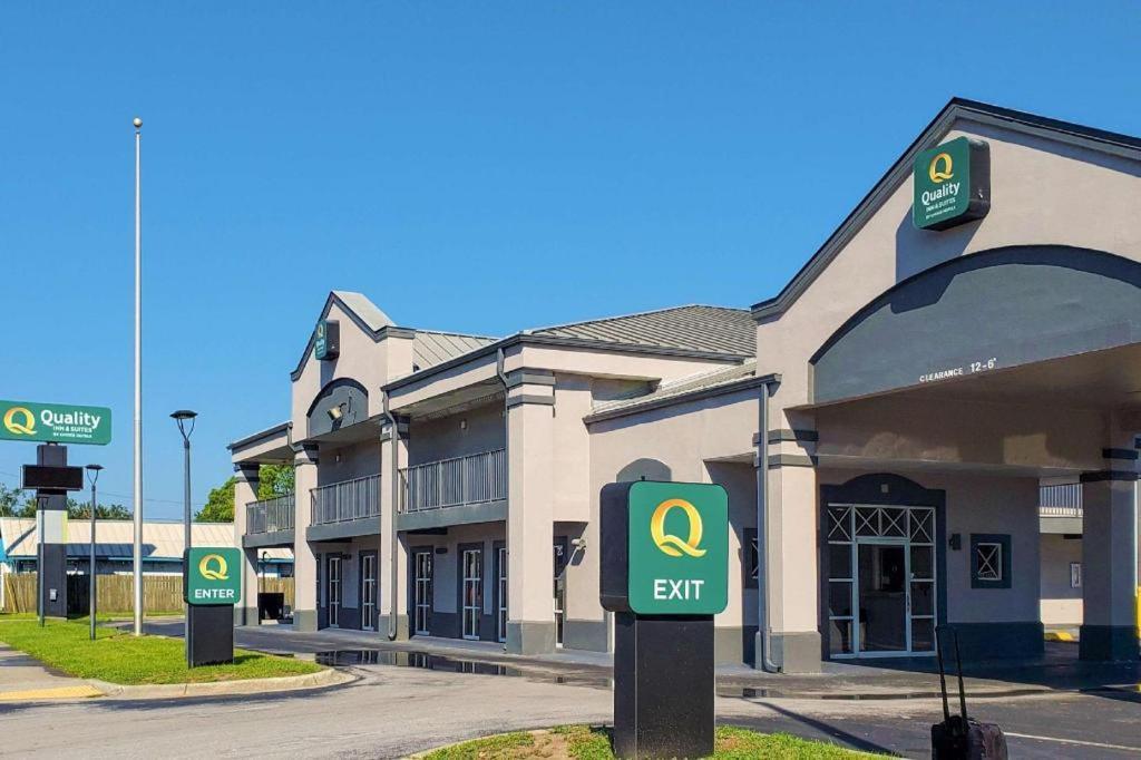 Quality Inn & Suites Near Panama City Beach Exterior foto