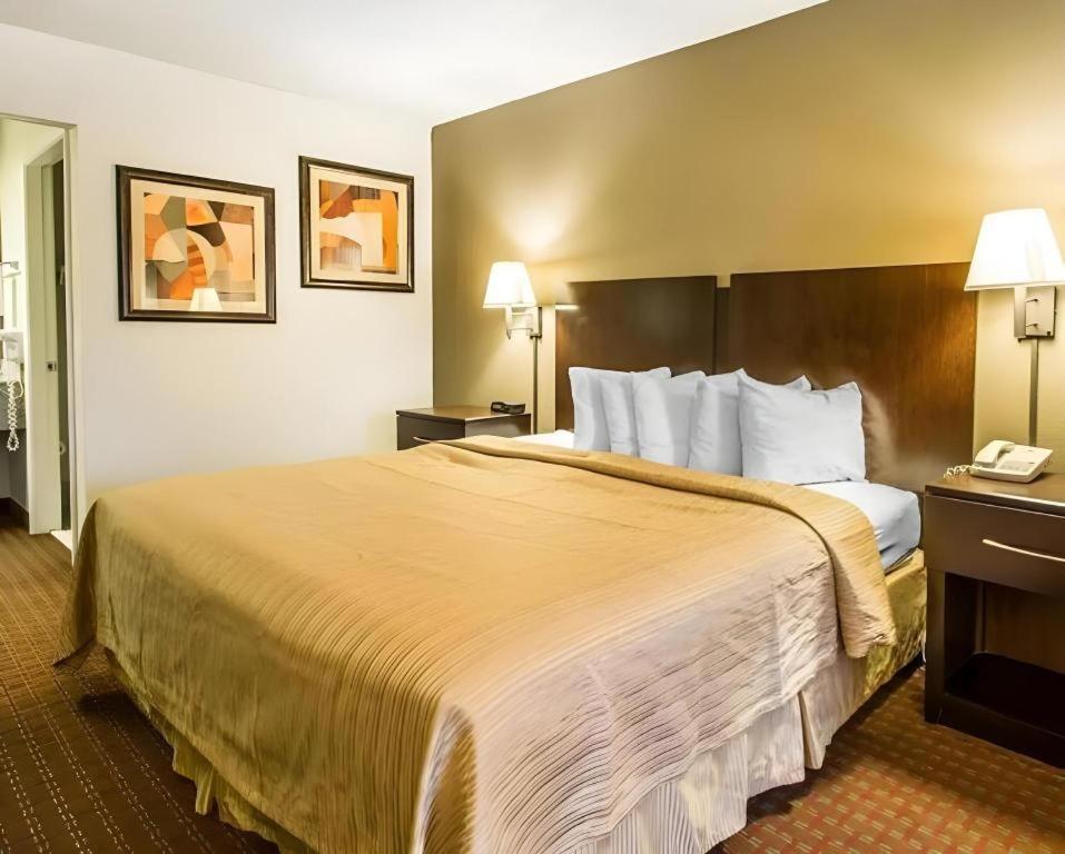 Quality Inn & Suites Near Panama City Beach Exterior foto