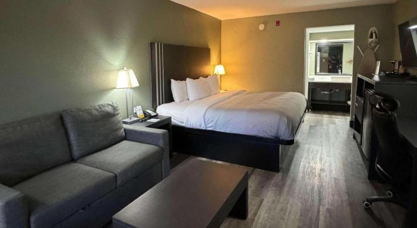 Quality Inn & Suites Near Panama City Beach Exterior foto