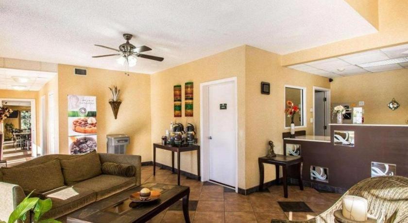 Quality Inn & Suites Near Panama City Beach Exterior foto